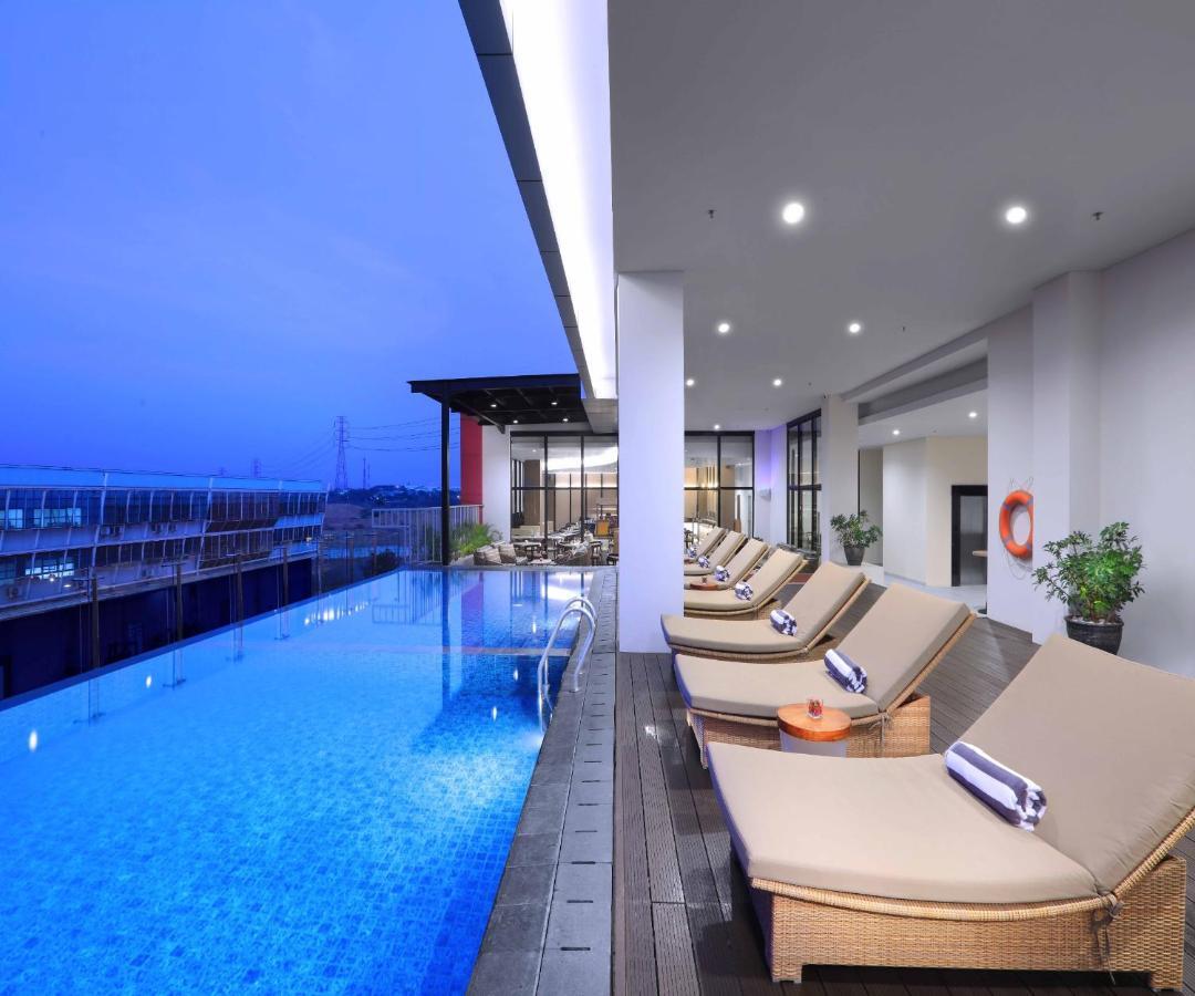 Quest Prime Cikarang By Aston Hotel Bekasi Buitenkant foto