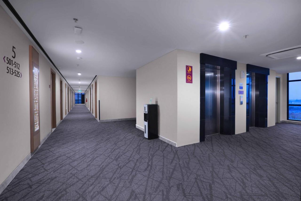 Quest Prime Cikarang By Aston Hotel Bekasi Buitenkant foto