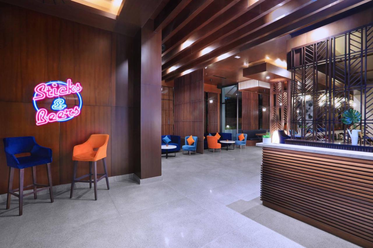 Quest Prime Cikarang By Aston Hotel Bekasi Buitenkant foto