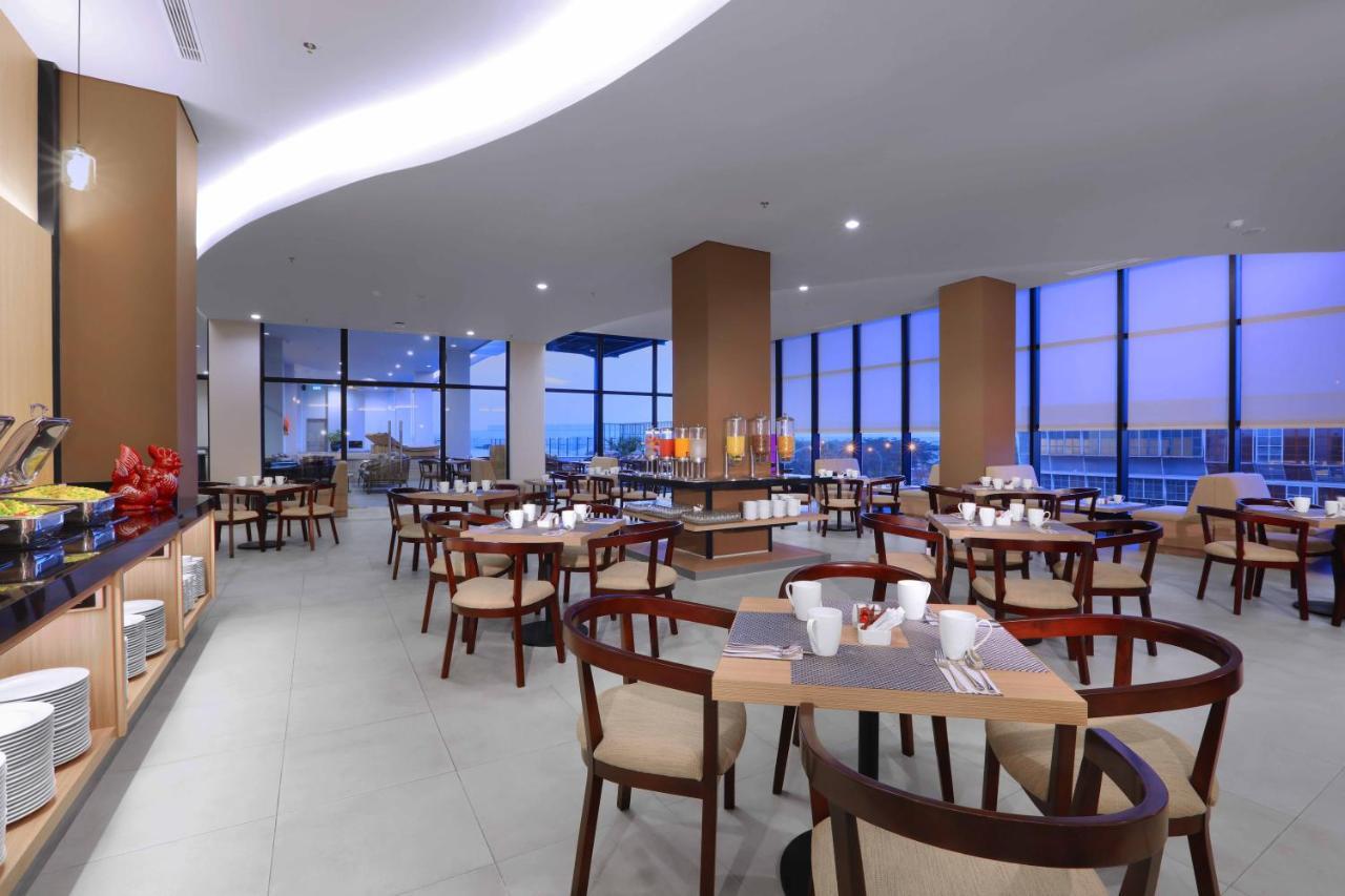 Quest Prime Cikarang By Aston Hotel Bekasi Buitenkant foto